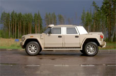dartz-gold-armoured-kombat-car-thumb